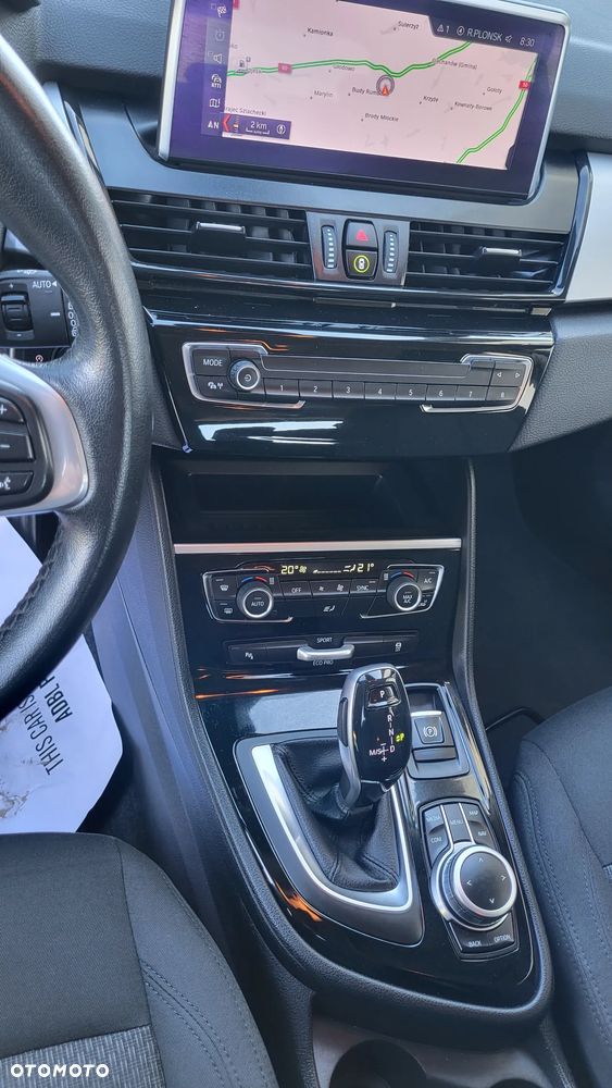 BMW Seria 2 218d - 8