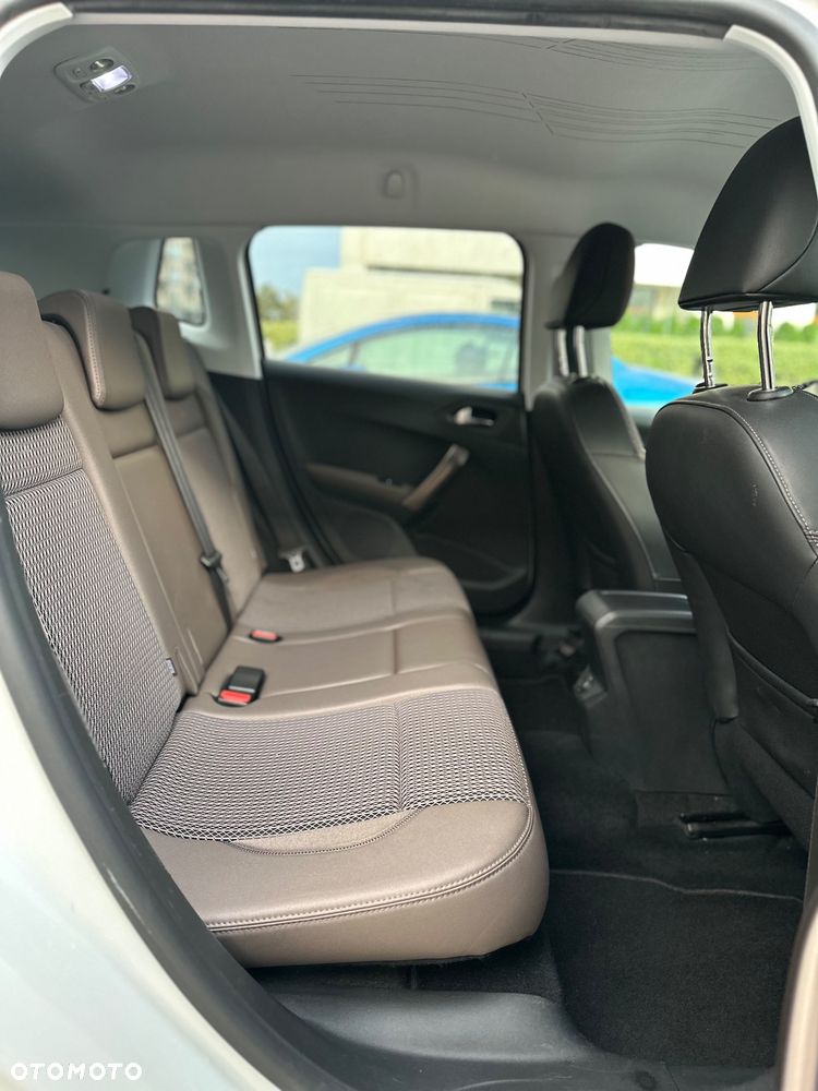Peugeot 2008 e-HDi FAP 92 EGS6 STOP & START Allure - 24