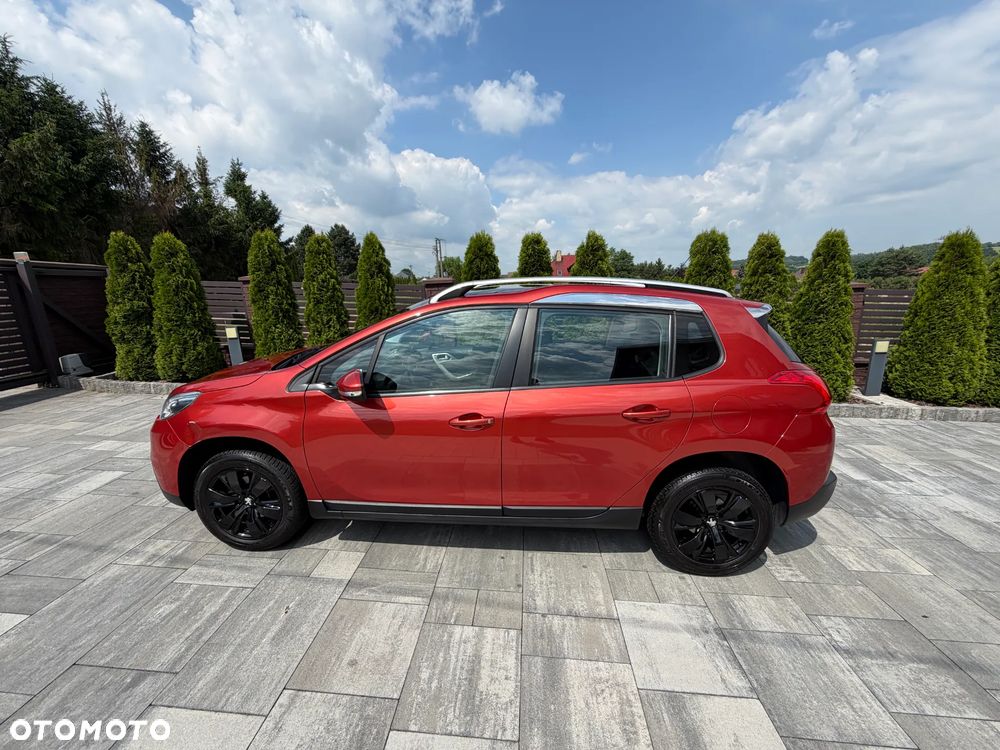 Peugeot 2008 1.2 VTi Allure - 4
