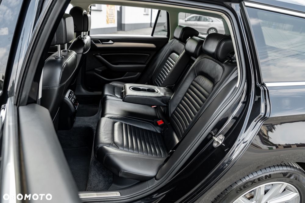 Volkswagen Passat 2.0 TDI SCR 4Motion DDG Highline - 20