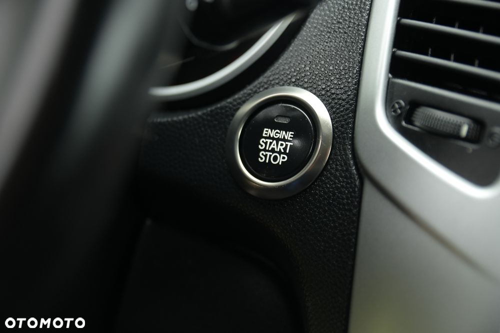 Kia Venga - 34