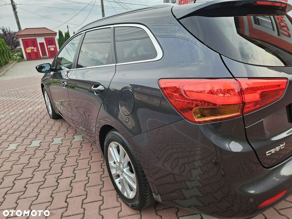 Kia Ceed 1.6 CRDi SCR L Business Line Plus - 16