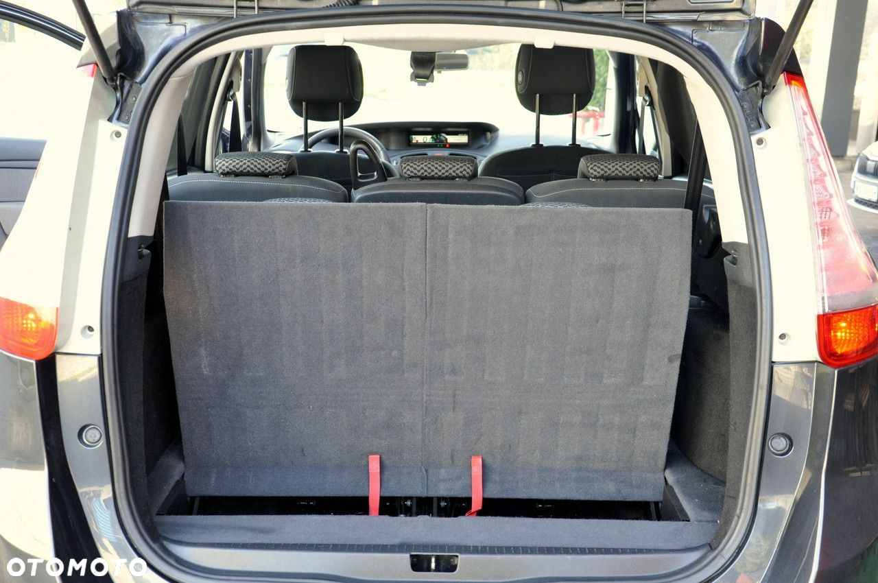 Renault Grand Scenic - 17