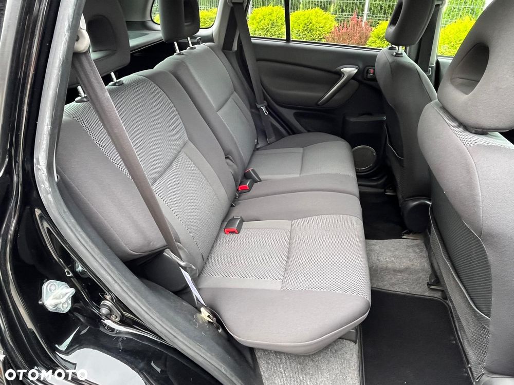 Toyota RAV4 D-4D 4x4 - 12
