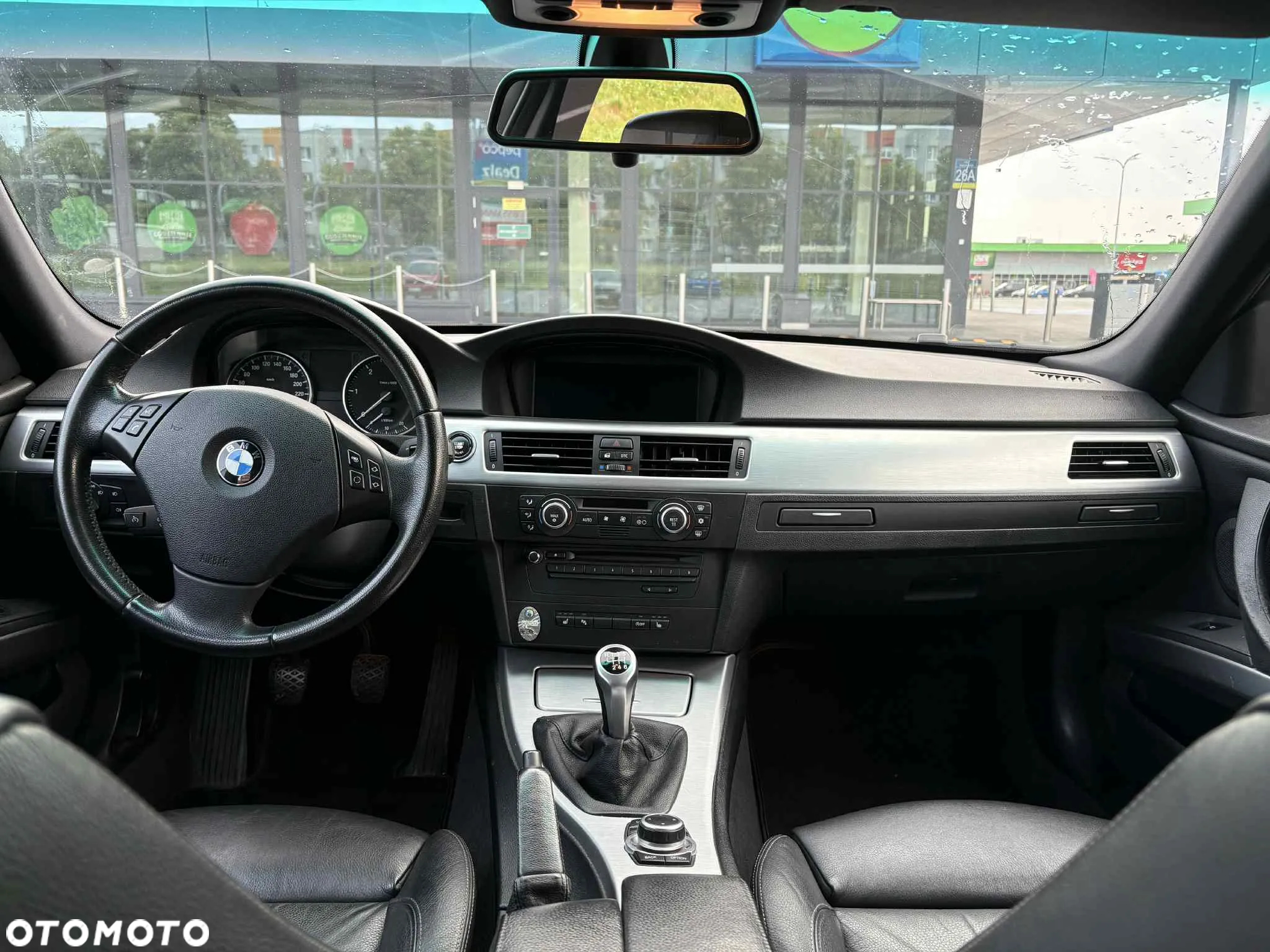 BMW Seria 3 318d - 10