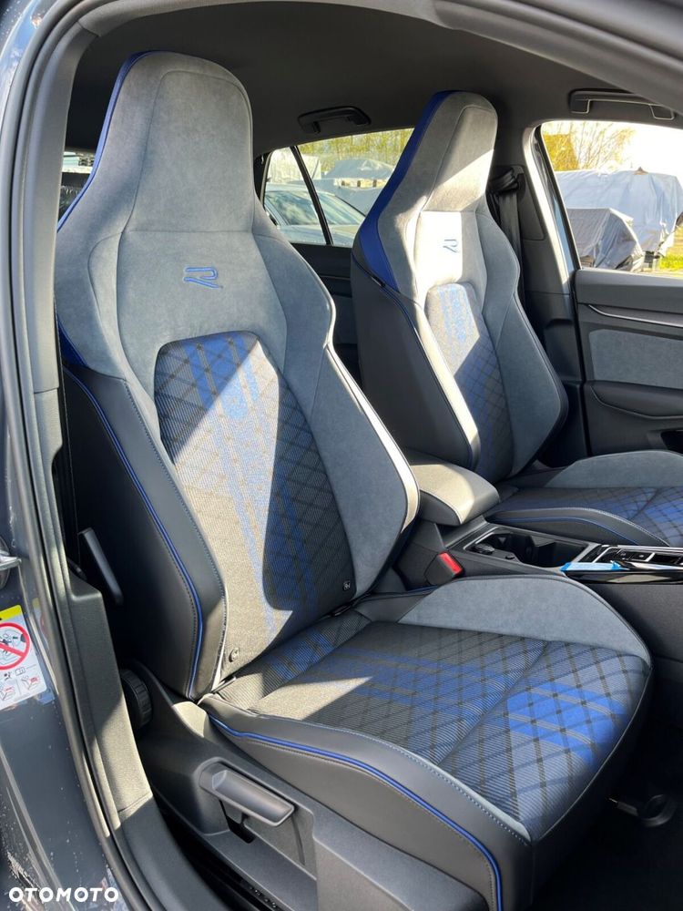 Volkswagen Golf - 9