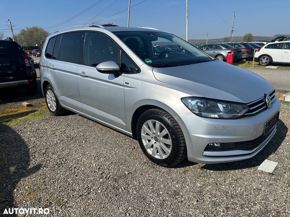 Volkswagen Touran - 1