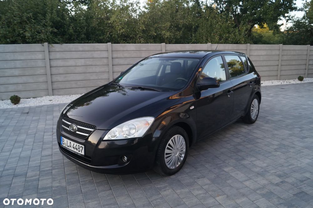 Kia Ceed - 1