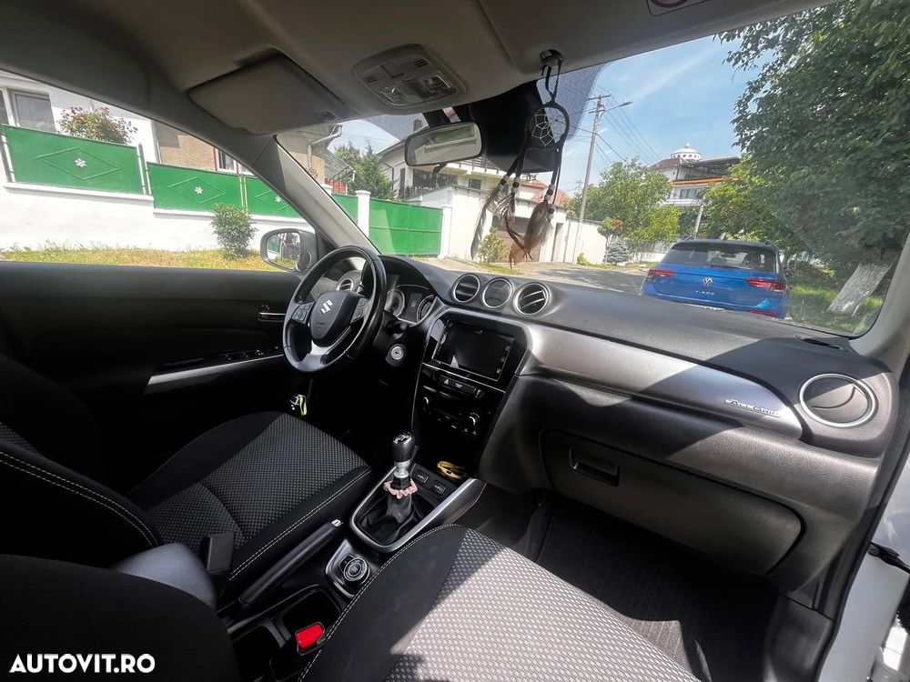 Suzuki Vitara 1.4 Boosterjet AllGrip MHEV Passion - 16