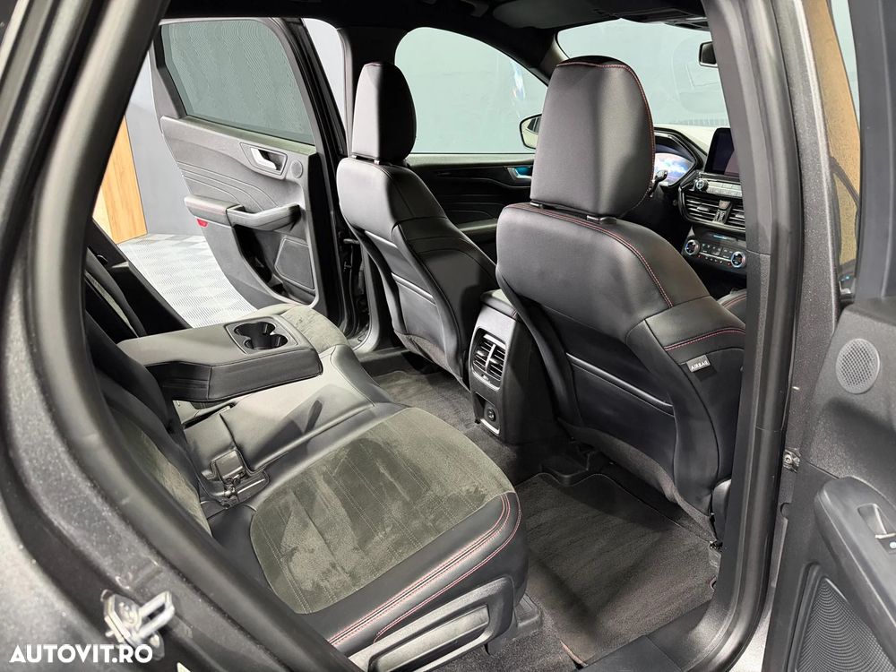 Ford Kuga 2.5 Duratec PHEV ST-LINE X - 19