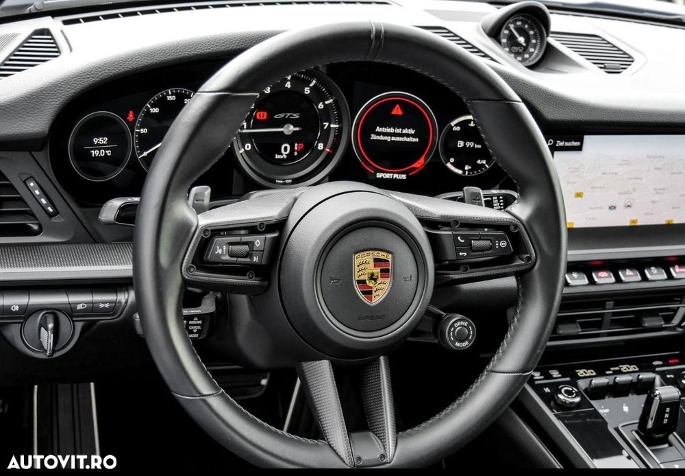 Porsche 911 Carrera 4 GTS PDK - 9