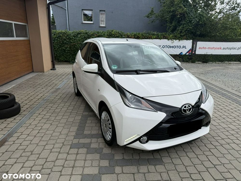 Toyota Aygo x-play touch - 3