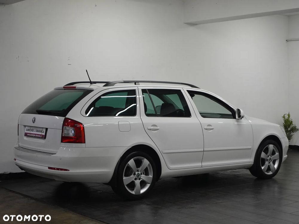 Skoda Octavia 1.6 TDI DPF Elegance - 9