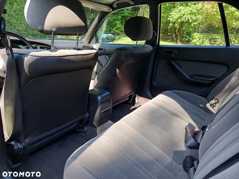 Toyota Camry - 16