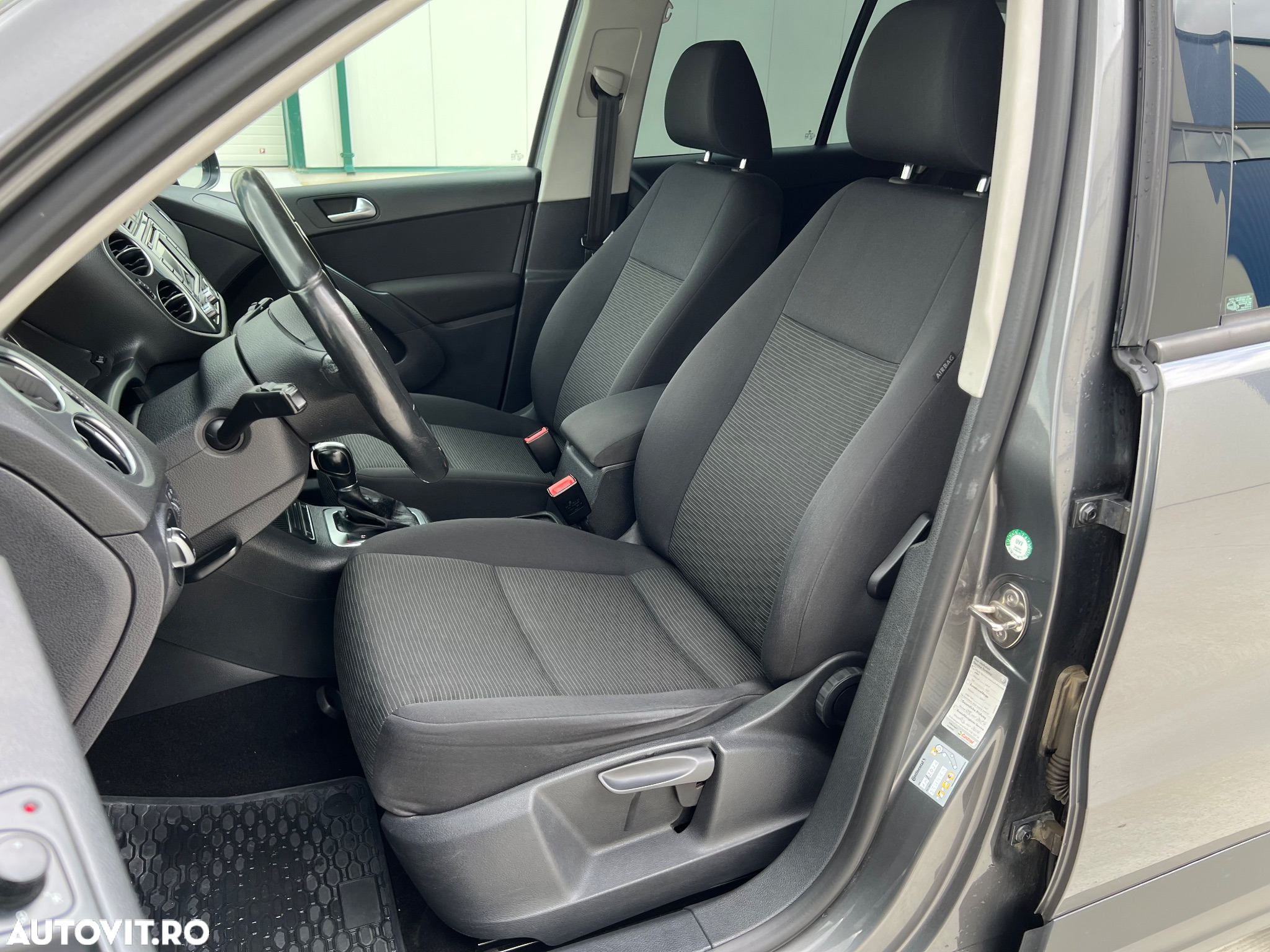 Volkswagen Tiguan 2.0 TDI 4Motion DSG Sport & Style - 10