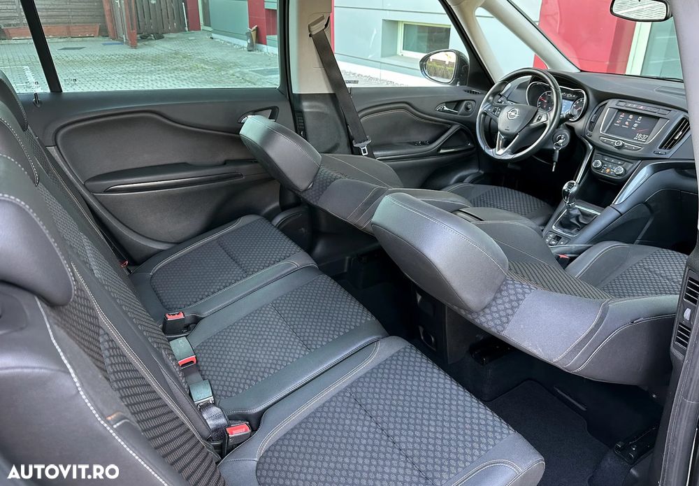 Opel Zafira - 26