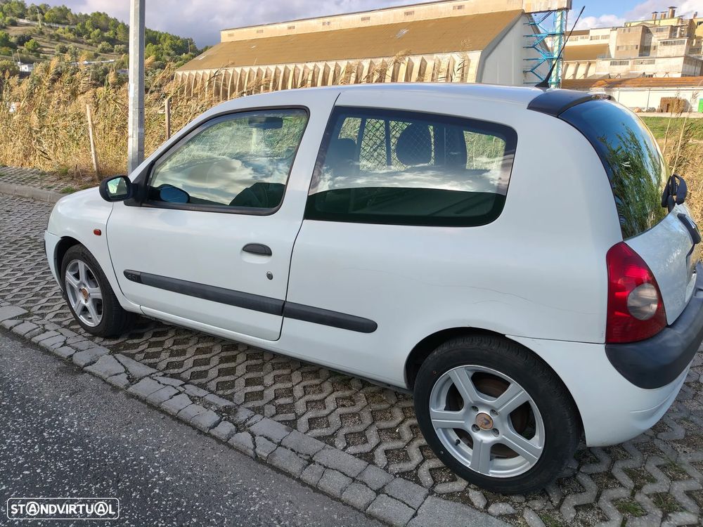 Renault Clio - 6