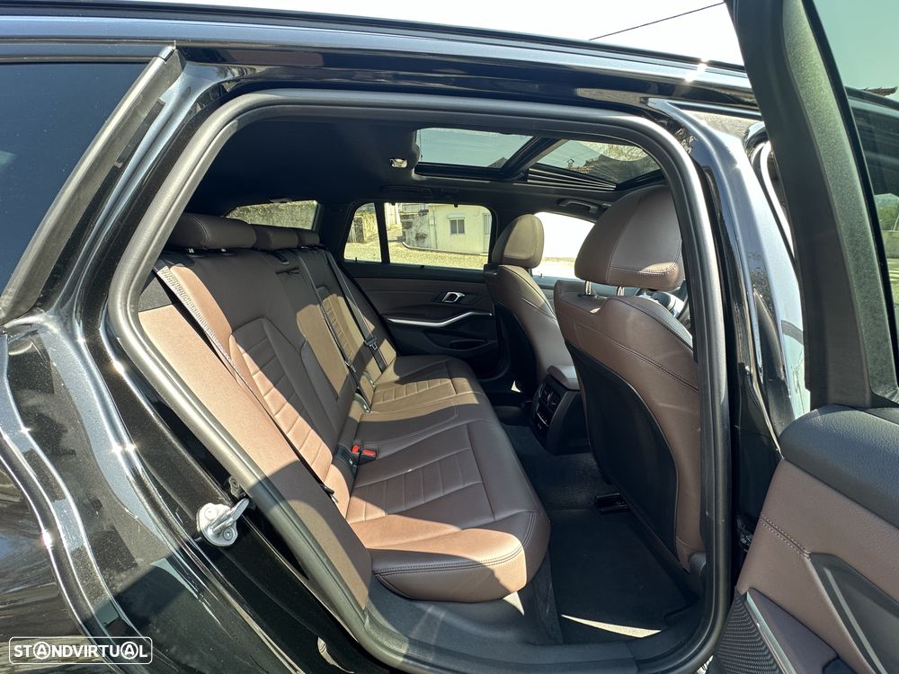 BMW 330 e Pack Desportivo M Pro Auto - 18
