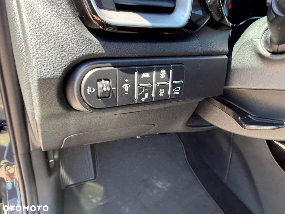 Kia XCeed 1.6 T-GDI L Business Line DCT - 17