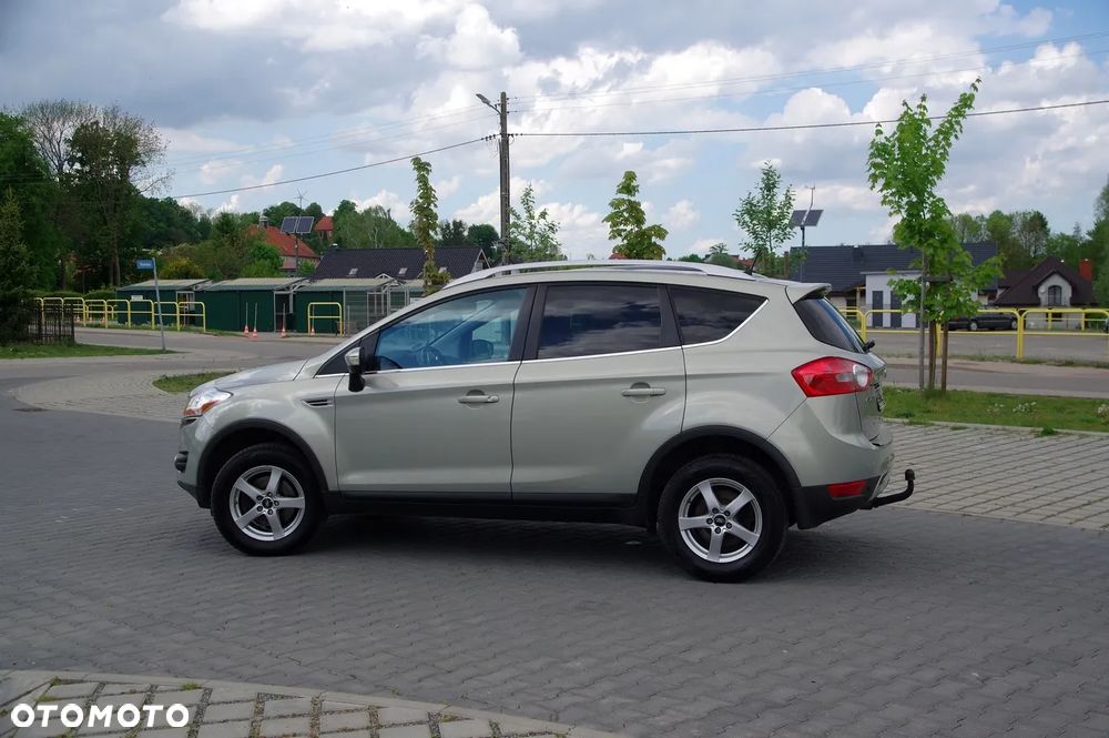 Ford Kuga 2.0 TDCi 2x4 Titanium - 12