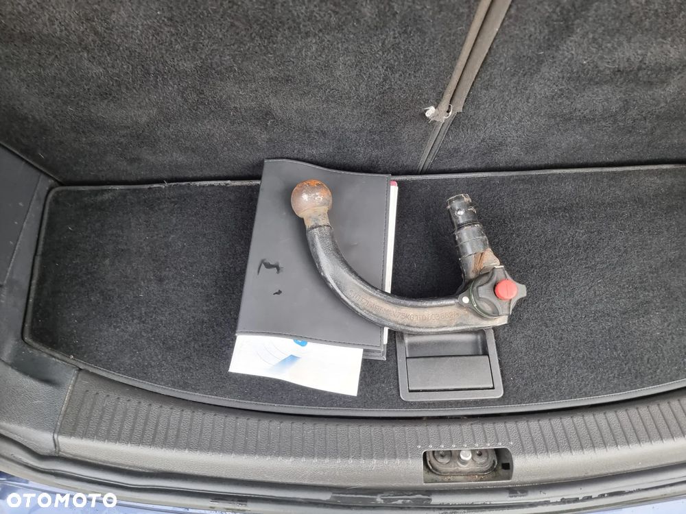 Volkswagen Touran - 10