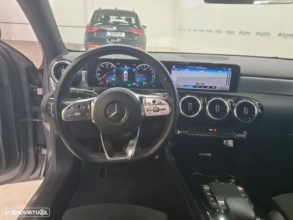 Mercedes-Benz A 250 e AMG Line - 9