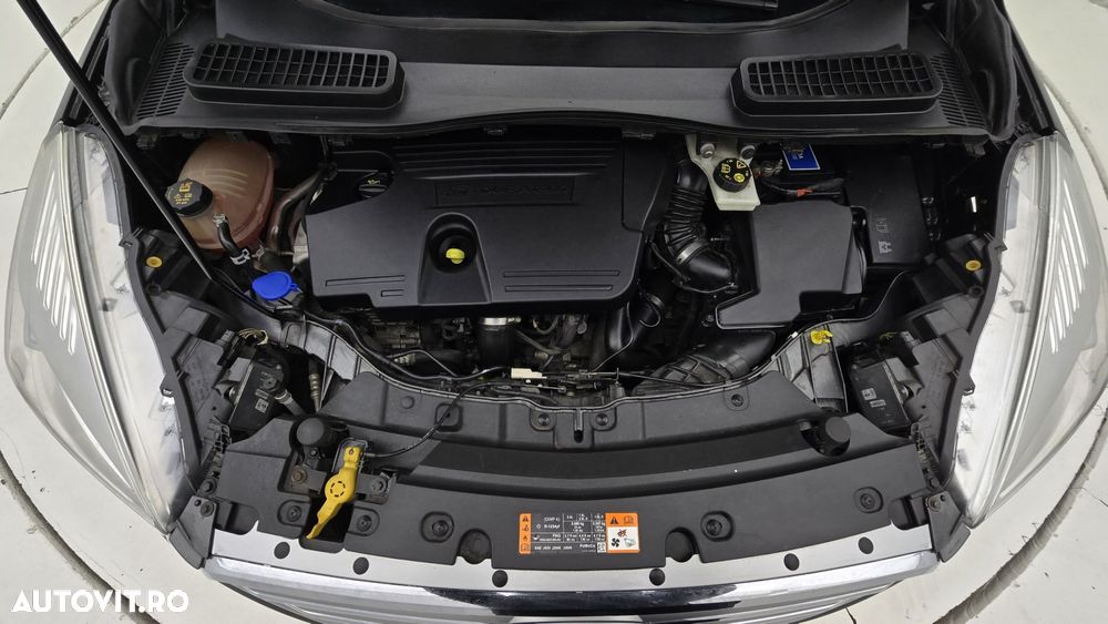 Ford Kuga - 24