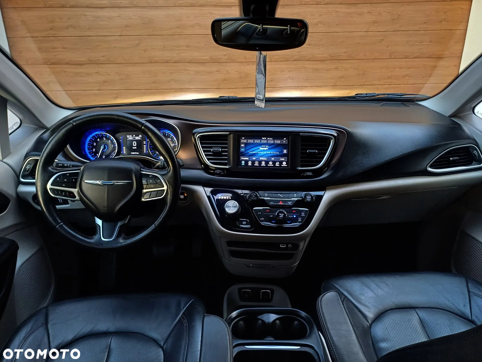 Chrysler Pacifica - 9