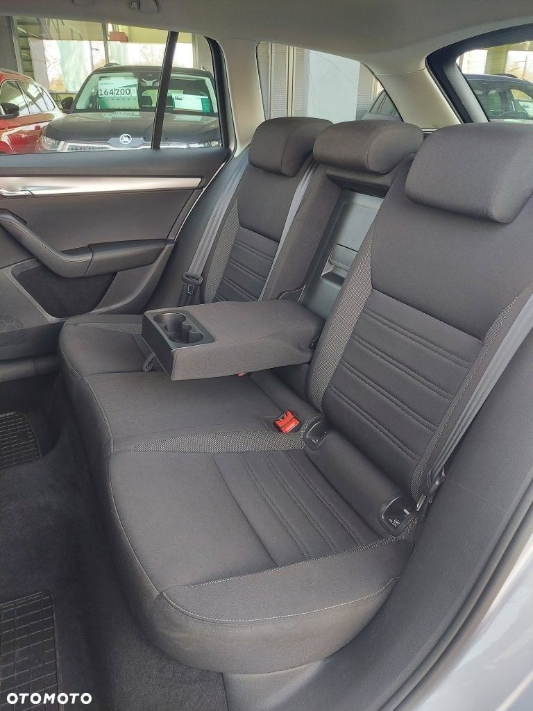 Skoda Octavia 2.0 TDI Ambition DSG - 17