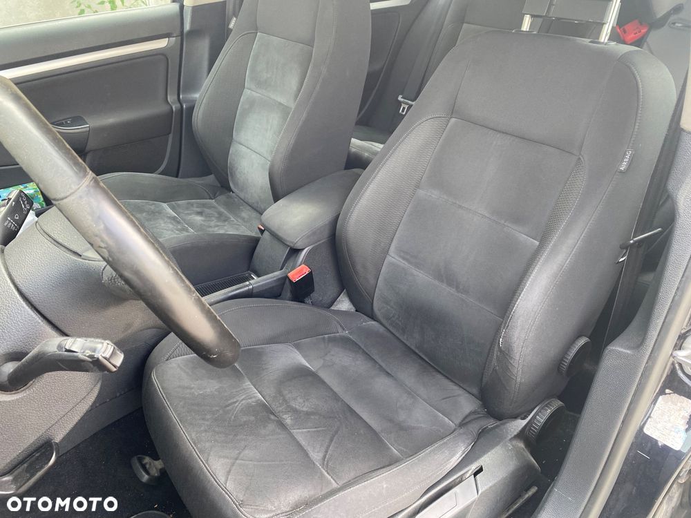 Volkswagen Golf 2.0 TDI Highline - 19
