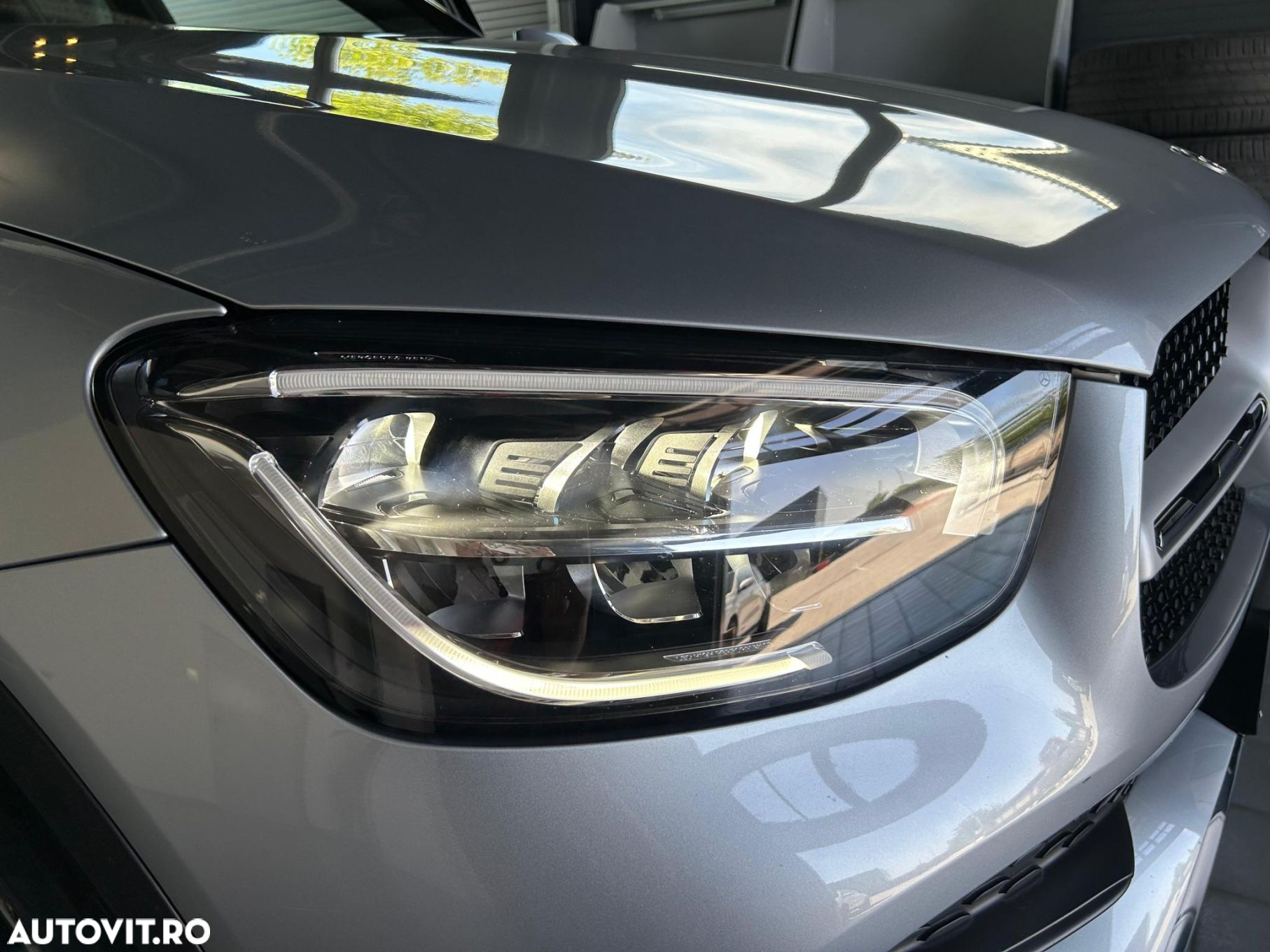 Mercedes-Benz GLC 300 e 4Matic 9G-TRONIC AMG Line - 27