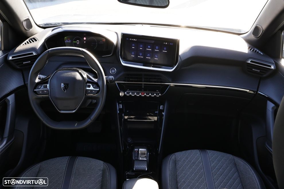 Peugeot e-2008 Allure - 11