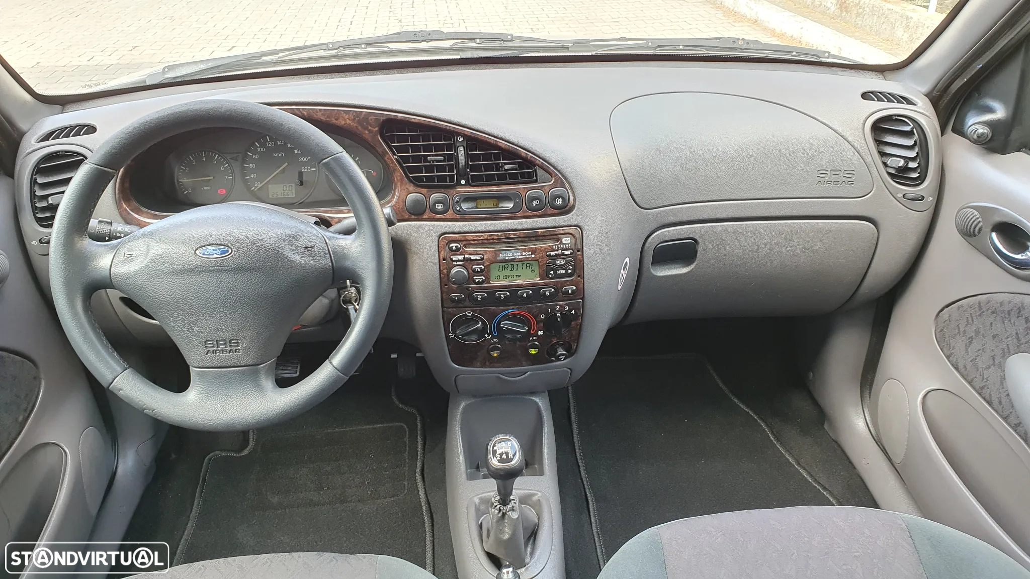 Ford Fiesta 1.25 Ghia - 6