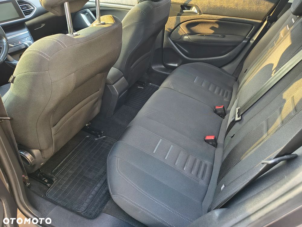 Peugeot 308 BlueHDi 150 Automatik Stop & Start Allure - 23