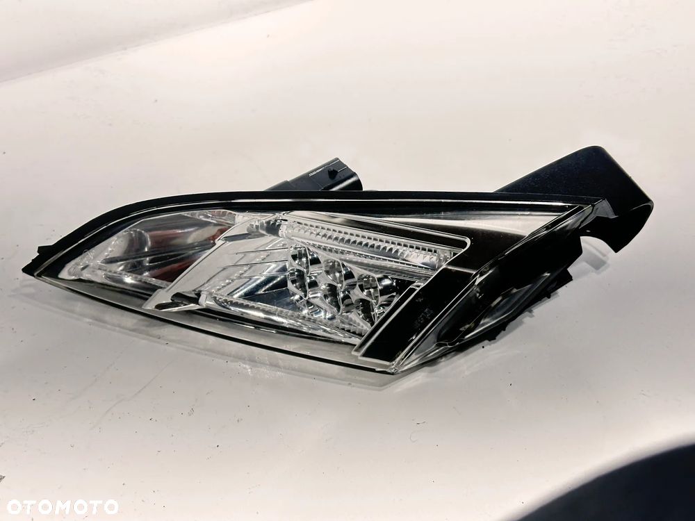 Lampa tył L  Peugeot Satelis II   125   13-19R - 5