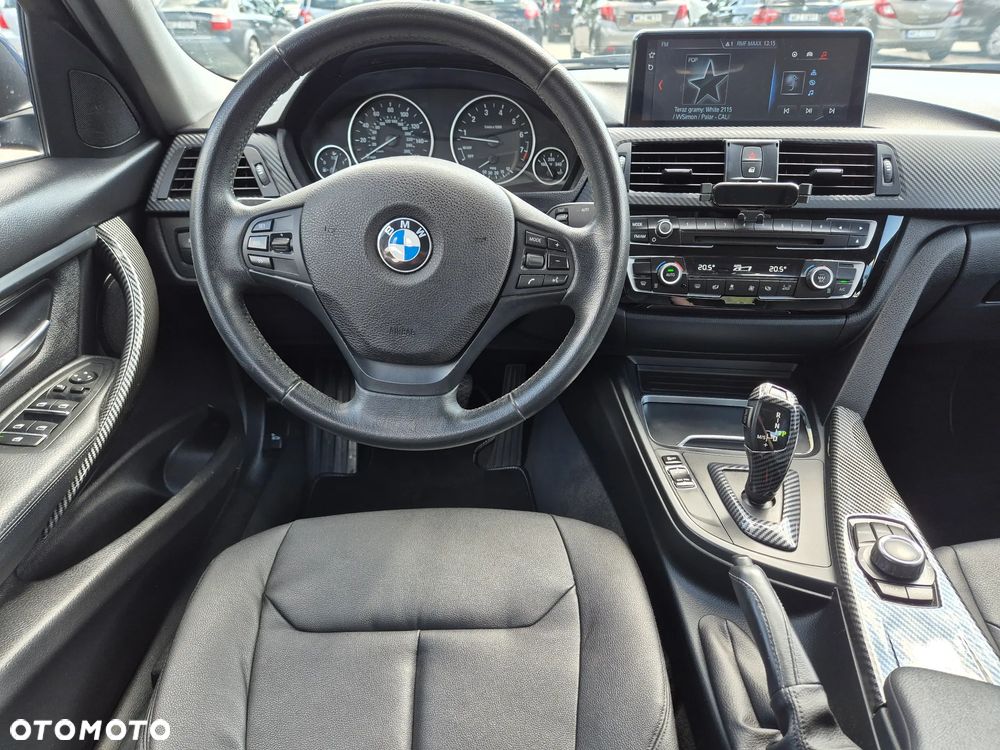 BMW Seria 3 320i - 13