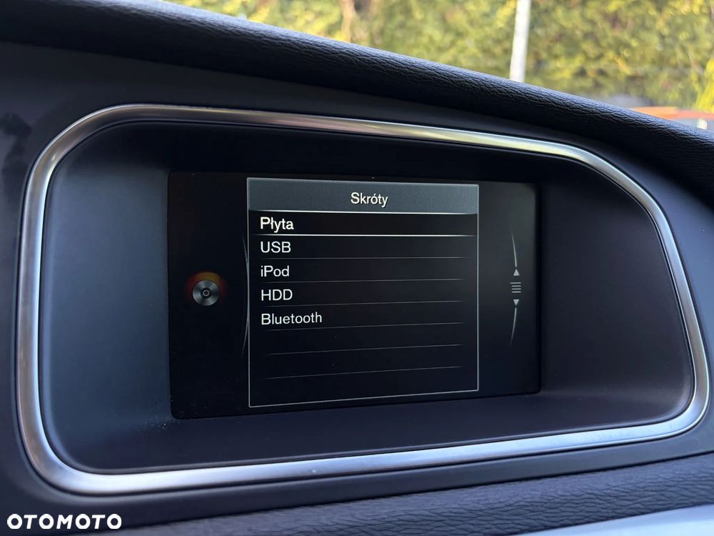 Volvo V40 D4 Geartronic Momentum - 28