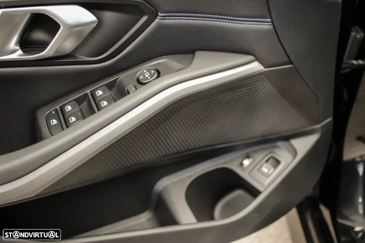 BMW 330 e Touring Pack M Auto - 12