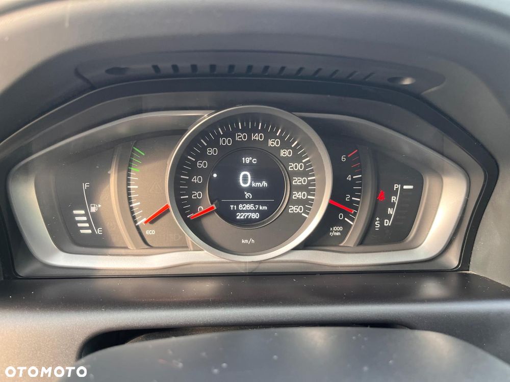 Volvo XC 60 D4 Drive-E Momentum - 27