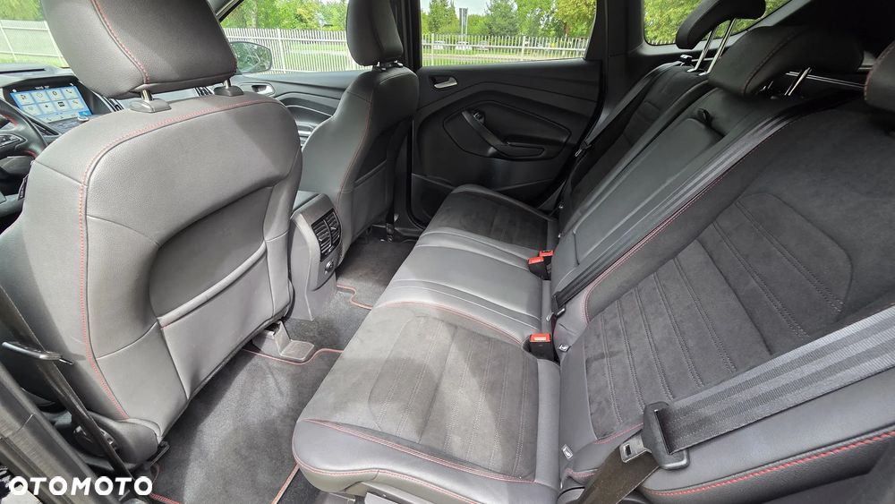 Ford Kuga 1.5 EcoBoost 2x4 ST-Line - 29