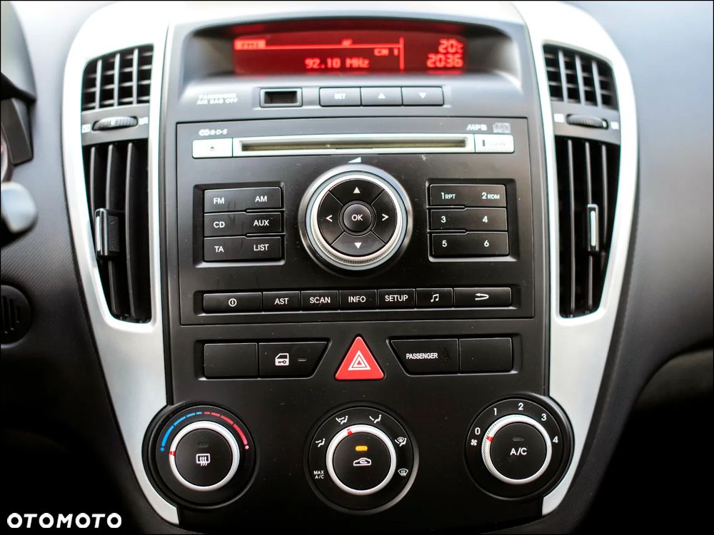 Kia Ceed - 21