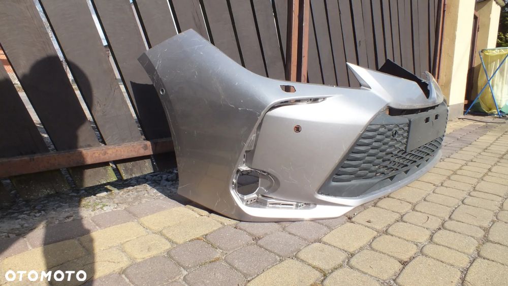 Zderzak przedni Toyota Corolla E21 sedan - 2