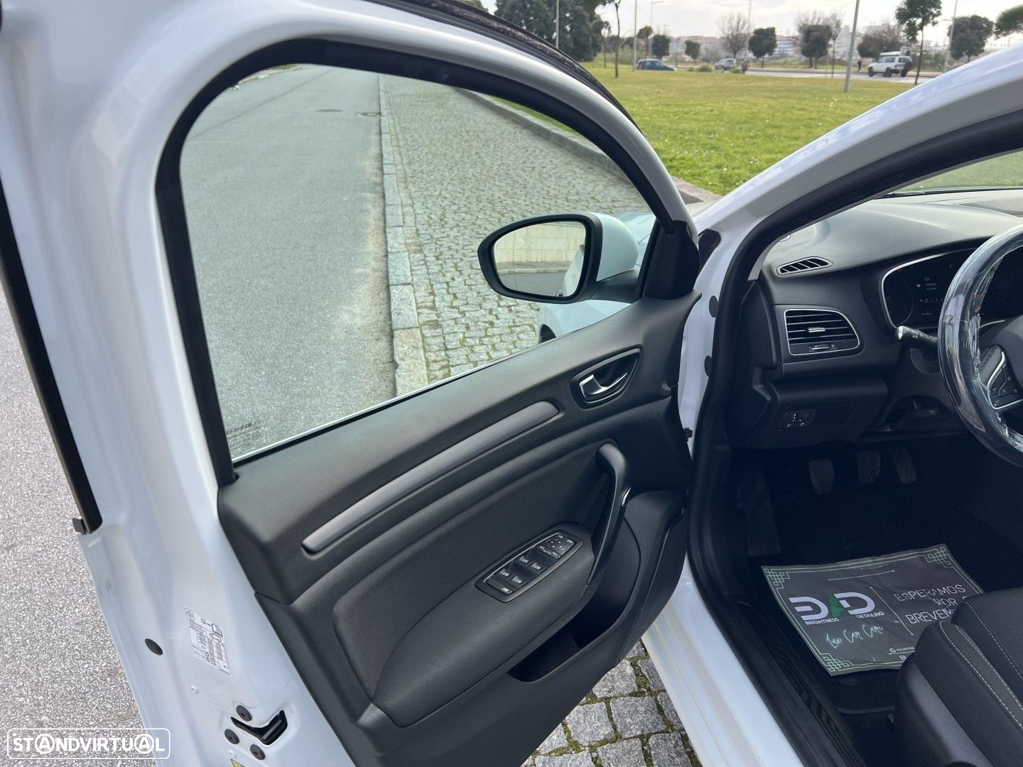 Renault Mégane BLUE dCi 115 BUSINESS EDITION - 16