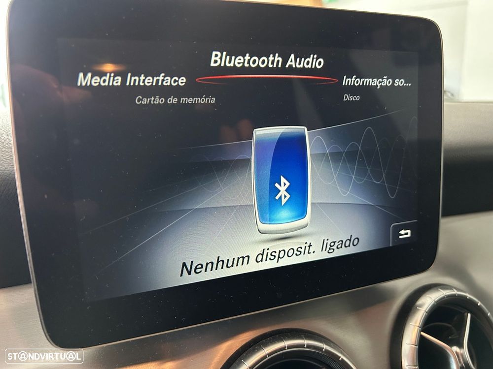 Mercedes-Benz CLA 200 d Shooting Brake AMG Line - 11