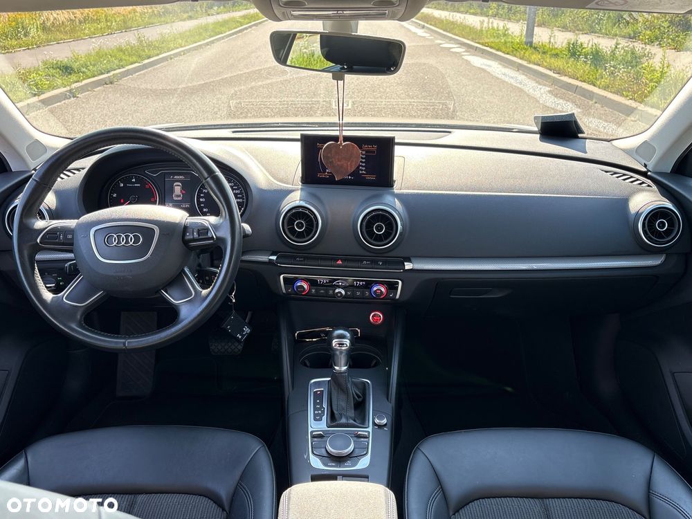Audi A3 Sportback 2.0 TDI S tronic - 17