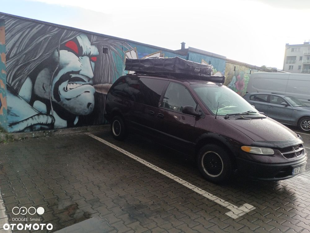Dodge Grand Caravan - 2