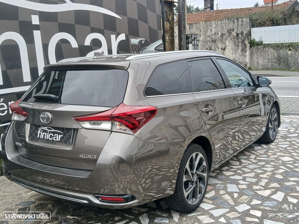 Toyota Auris Touring Sports 1.4 D-4D Exclusive+Navi - 6