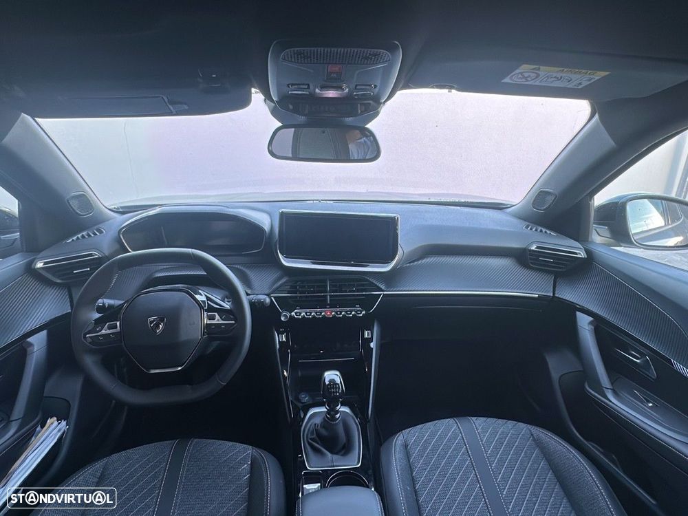 Peugeot 2008 1.2 PureTech Allure - 8
