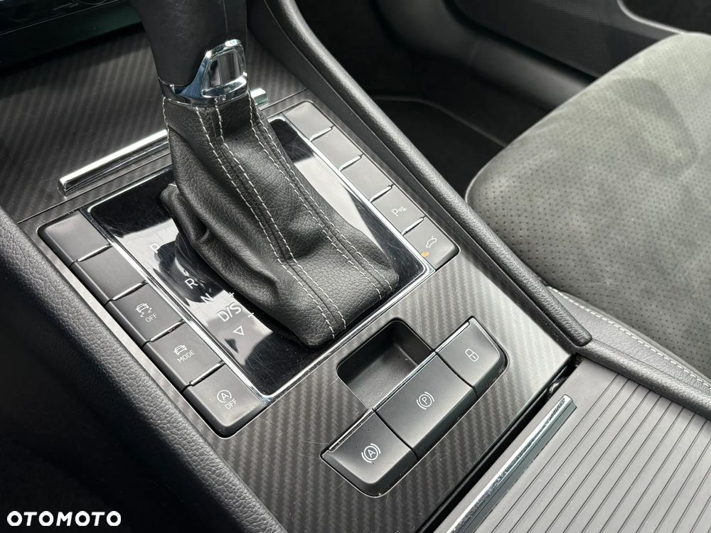 Skoda Superb 2.0 TDI SCR Sportline DSG - 16