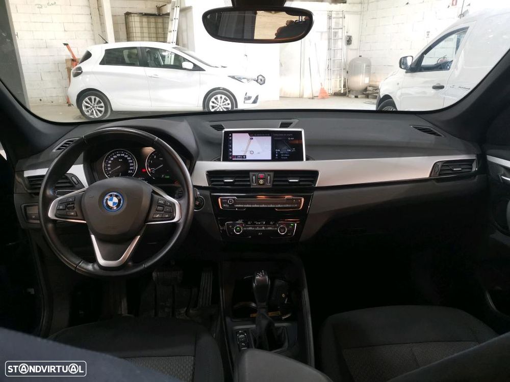BMW X1 25 e xDrive Corporate Edition - 7